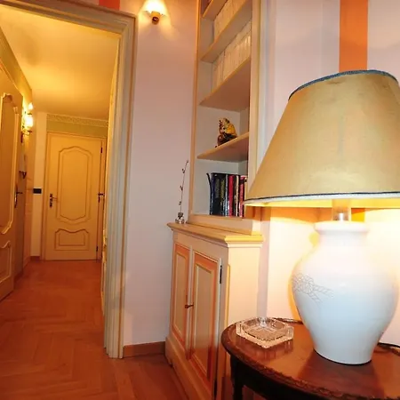 Eleganza Di Uno Stile Fuori Dal Tempo Apartamento