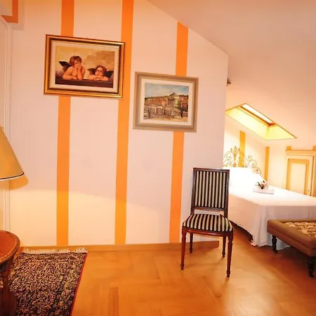 Eleganza Di Uno Stile Fuori Dal Tempo Torino