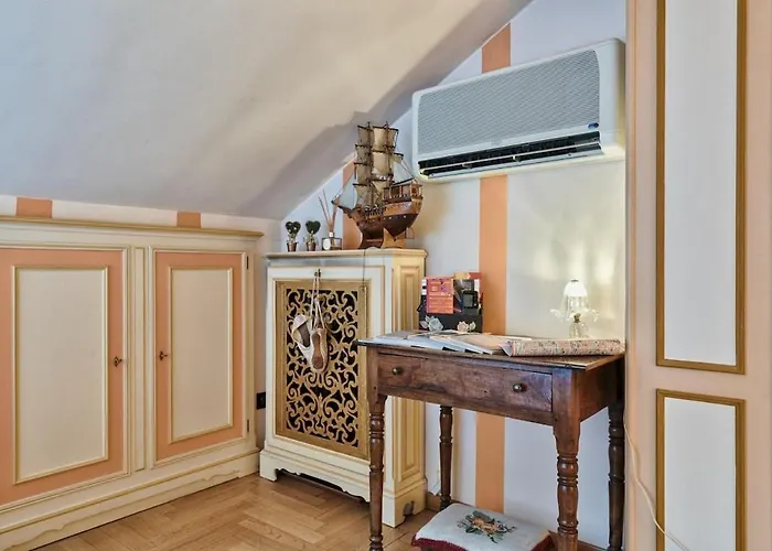 Eleganza Di Uno Stile Fuori Dal Tempo * Torino