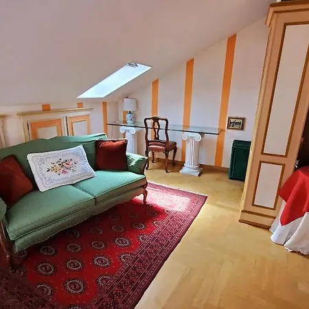 Eleganza Di Uno Stile Fuori Dal Tempo * Τορίνο