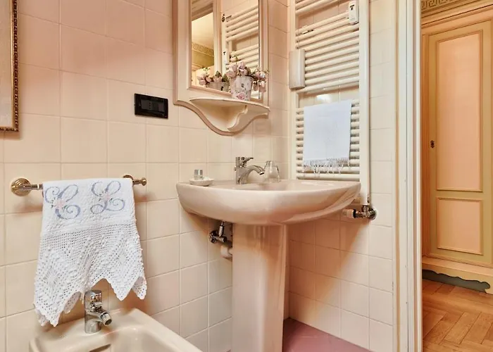Eleganza Di Uno Stile Fuori Dal Tempo *