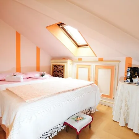 Eleganza Di Uno Stile Fuori Dal Tempo *