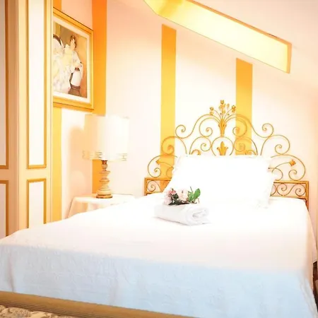 Eleganza Di Uno Stile Fuori Dal Tempo * Turin