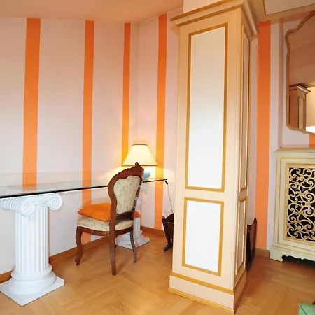 Eleganza Di Uno Stile Fuori Dal Tempo